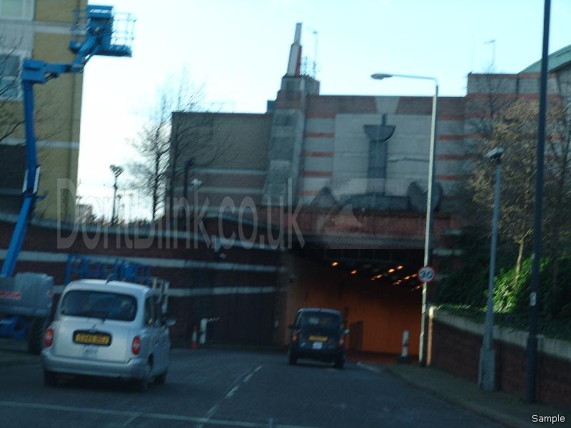 west-ferry-circus-canary-wharf- 