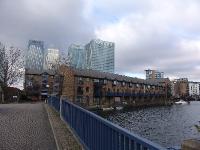 docklands-riverside-apartments